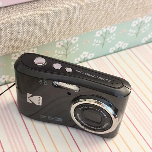 Kodak PixPro FZ45 Black Digital Compact Camera with 4X Optical Zoom Vintage Y2K